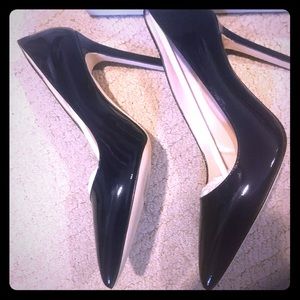 Manolo Blahnik navy pumps 38